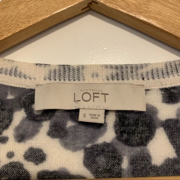 Loft, Ann Taylor | Patterned Cardigan Sweater - Picture 12 of 13